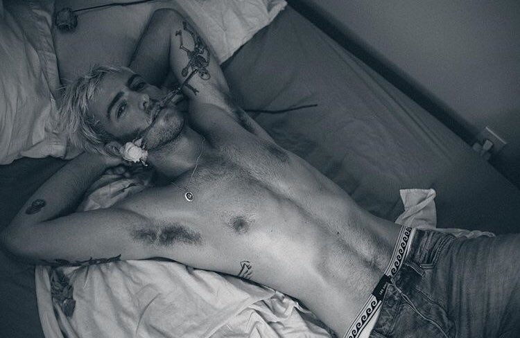 hello there!
- rocky lynch [18+]
- not new around here/revamped account
- seeking friendships!!
retweet for a bud?