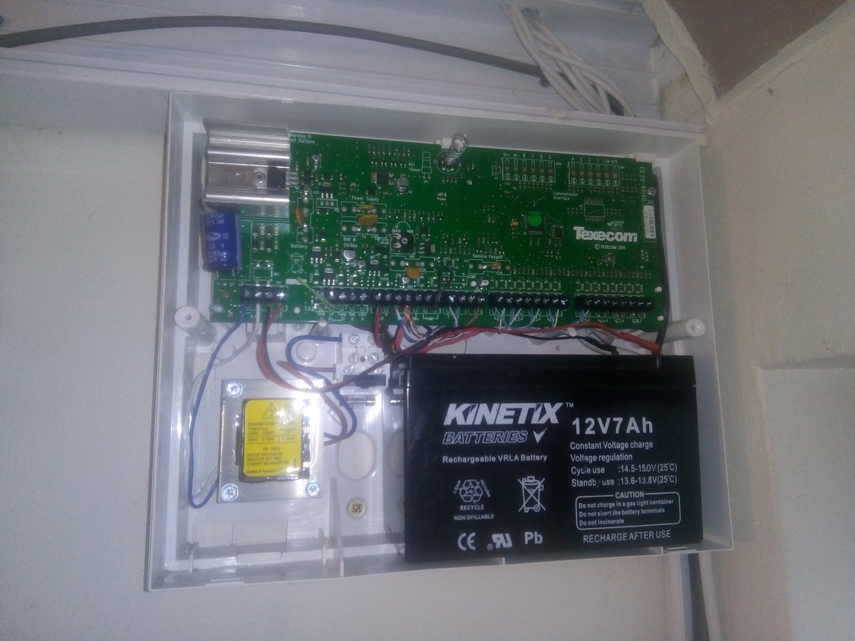tamworthcctv's tweet photo. Yesterday's little job 5 zone home intruder alarm installation https://t.co/ipNtrX664Z