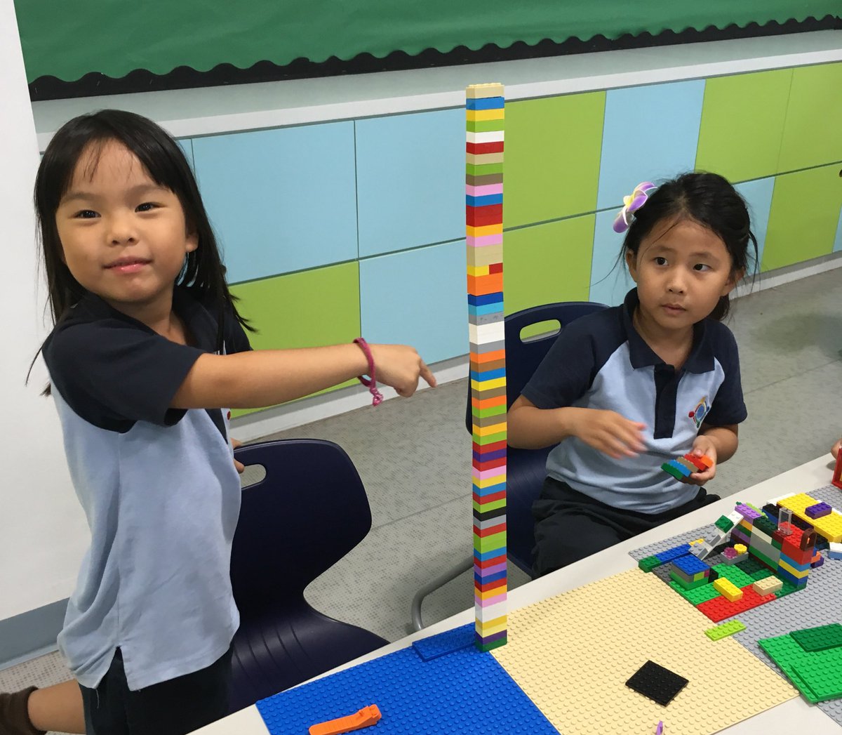 MsBMcLure's tweet photo. Builders of tomorrow enjoying LEGO ECA #GEMSinspire #GEMS_Singapore https://t.co/UcovmgUIEt