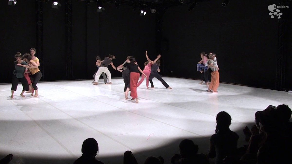 Com tot projecte viu, el <a href="/FestivalSalmon/">Griselda Camuccini-Berlusconi👉⚔♂</a> evoluciona i viu una mutació: dona el pas per convertir-se en un festival de ciutat. La mediadora artística del festival de dansa, Cristina Alonso, ens en dóna les claus > buff.ly/2RZupys