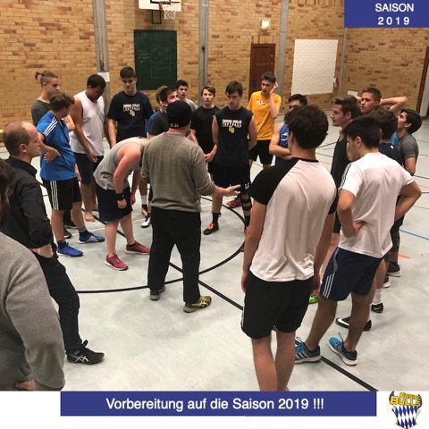 ErdingbullsU's tweet photo. #Vorbereitung auf die #Saison #2019

#U19 #erdingbuls #americanfottball #erding #gobulls #bayern #playfootball #oneteam #familiy 

#follow #footballgermany #ranNFL #TD #offense #defense #saison2019 #Moosburg #landshut

#freising https://t.co/5HyJOy47ZR