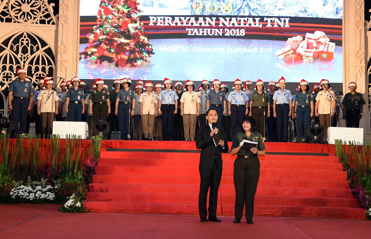 Puspen_TNI's tweet photo. Umat Kristiani Wilayah Garnisun Tetap I Jakarta Rayakan Natal Bersama....ππ #NatalBersama #UmatKristiani #Gartap https://t.co/krQyRPmxBg