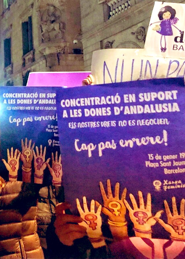 CatEnComuSAB's tweet photo. Milers de persones es van concentrar ahir, arreu l’estat espanyol, en solidaritat amb les dones andaluses sota el lema #NiUnPasEnrere #NiUnPasoAtrás #Solidaritat contra pacte PP, Cs i Vox que suposa un atac a la lluita #Feminista a #Andalusia #SantAdrià #Feminisme #Antifeixisme https://t.co/B07yY0iDNs