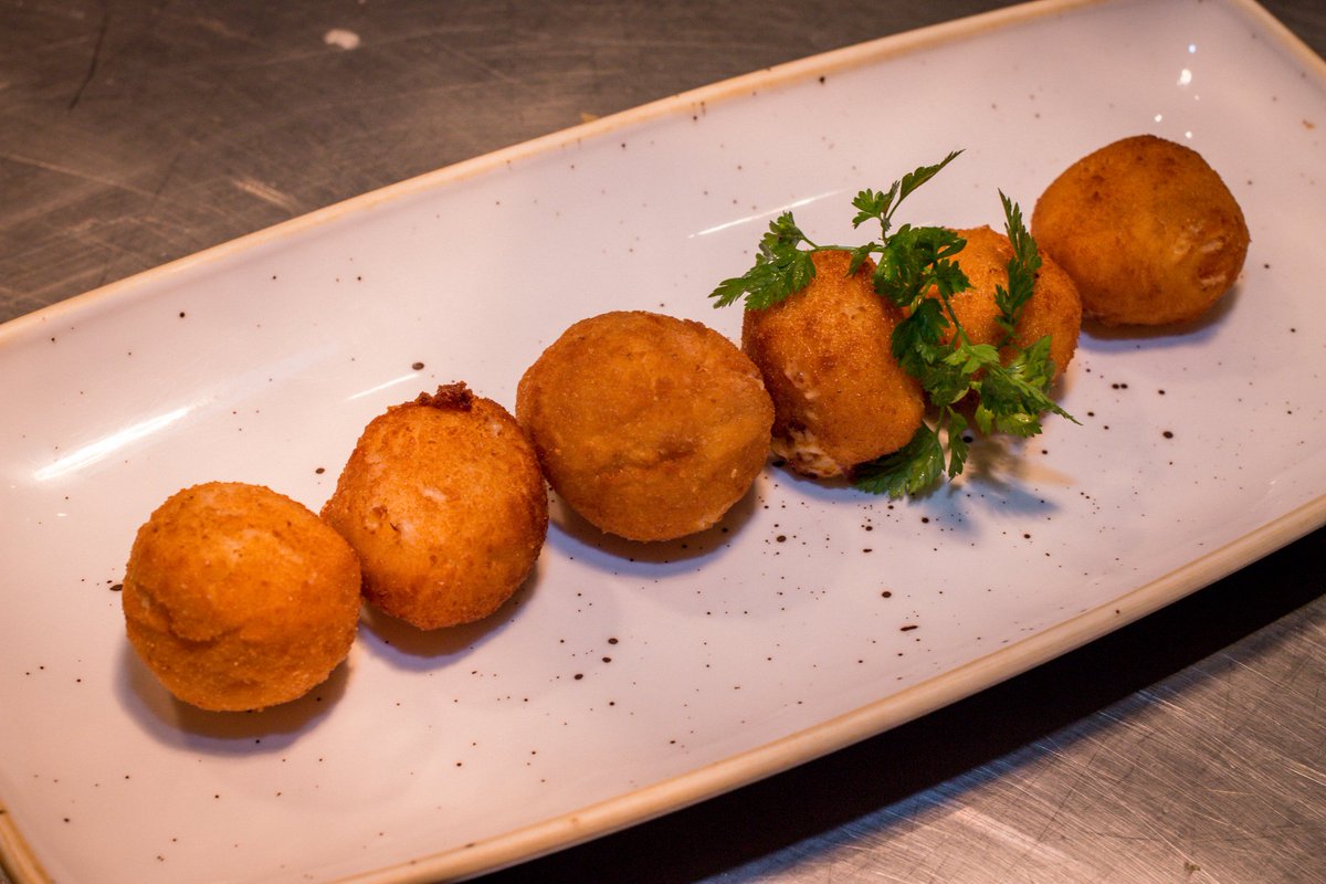 Hoy es el #díainternacionaldelacroqueta y para celebrarlo os dejamos un reportaje del <a href="/elmundoes/">EL MUNDO</a> sobre las mejores #croquetas de #Madrid 
ow.ly/g2DC30nkyxn

#restaurantecañadío #Santander #Madrid #CañadíoMadrid
