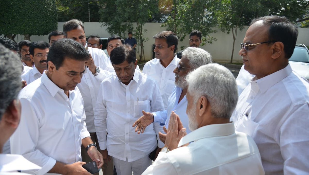 KTRBRS's tweet photo. Met with YSRCP president @ysjagan Garu with a delegation of party leaders &amp; held discussions https://t.co/iblA8G4xew