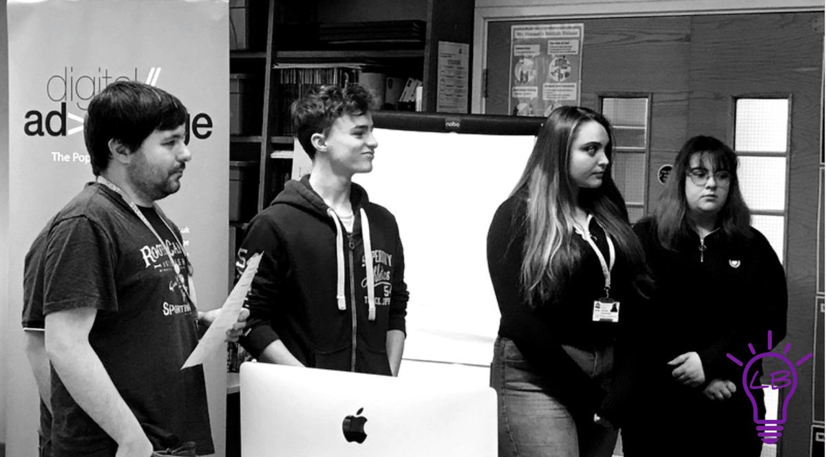 bulb_team's tweet photo. Morning standup meeting to get the day started right. #lightbulbideateam #getthelightidea #morningmeeting #teamwork https://t.co/D1wox0gm6h