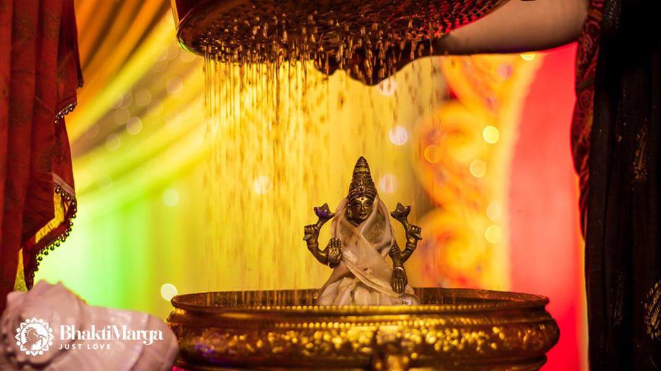 BhaktiMargaIT's tweet photo. #Devozione #Amore #Servizio #Intelligenza #Dio #Purezza #Anima #Bhakta 
#JustLove #BhaktiMarga #Insegnamenti #Guru #SatGuru #Gurudev 
#Om #Namo #Narayanaya #Paramahamsa #Vishwananda https://t.co/qZAtBOg5Gt