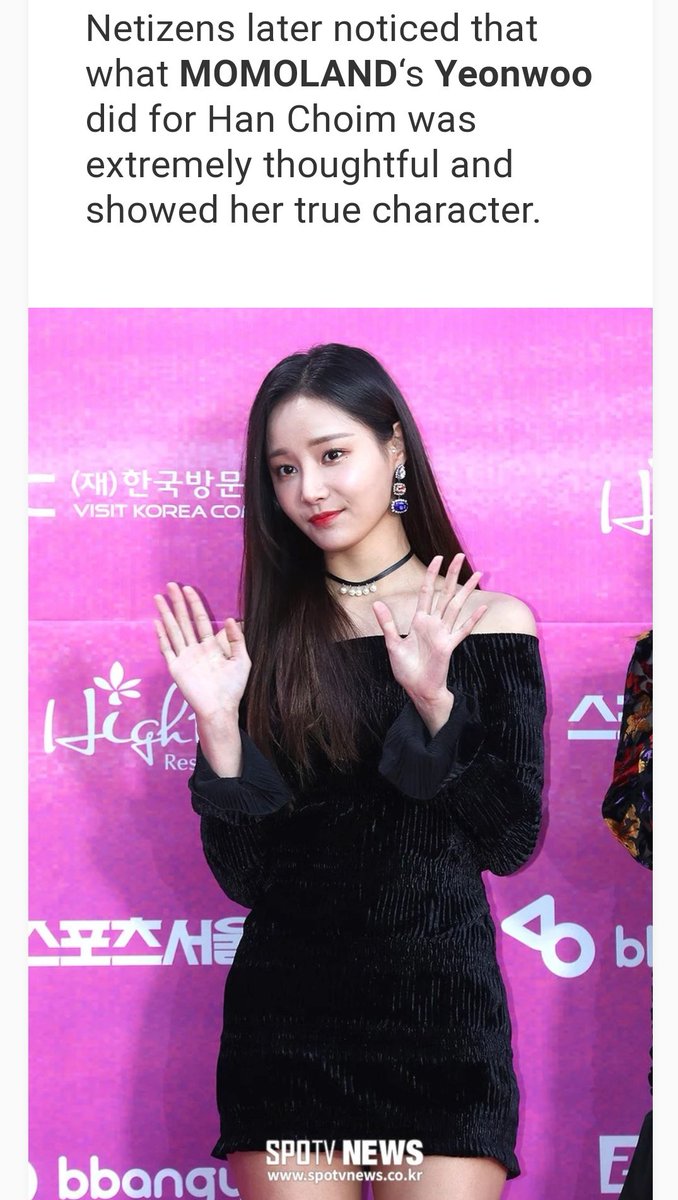 momoland04's tweet photo. Doesn't means, you have not bowed,
you can call them disrespectful and rude.Many things are the word respect.
YOU CAN DO IT IN MANY WAYS!
#MomolandYeonwoo
#연우 #MOMOLAND https://t.co/TzWQjA6TRY