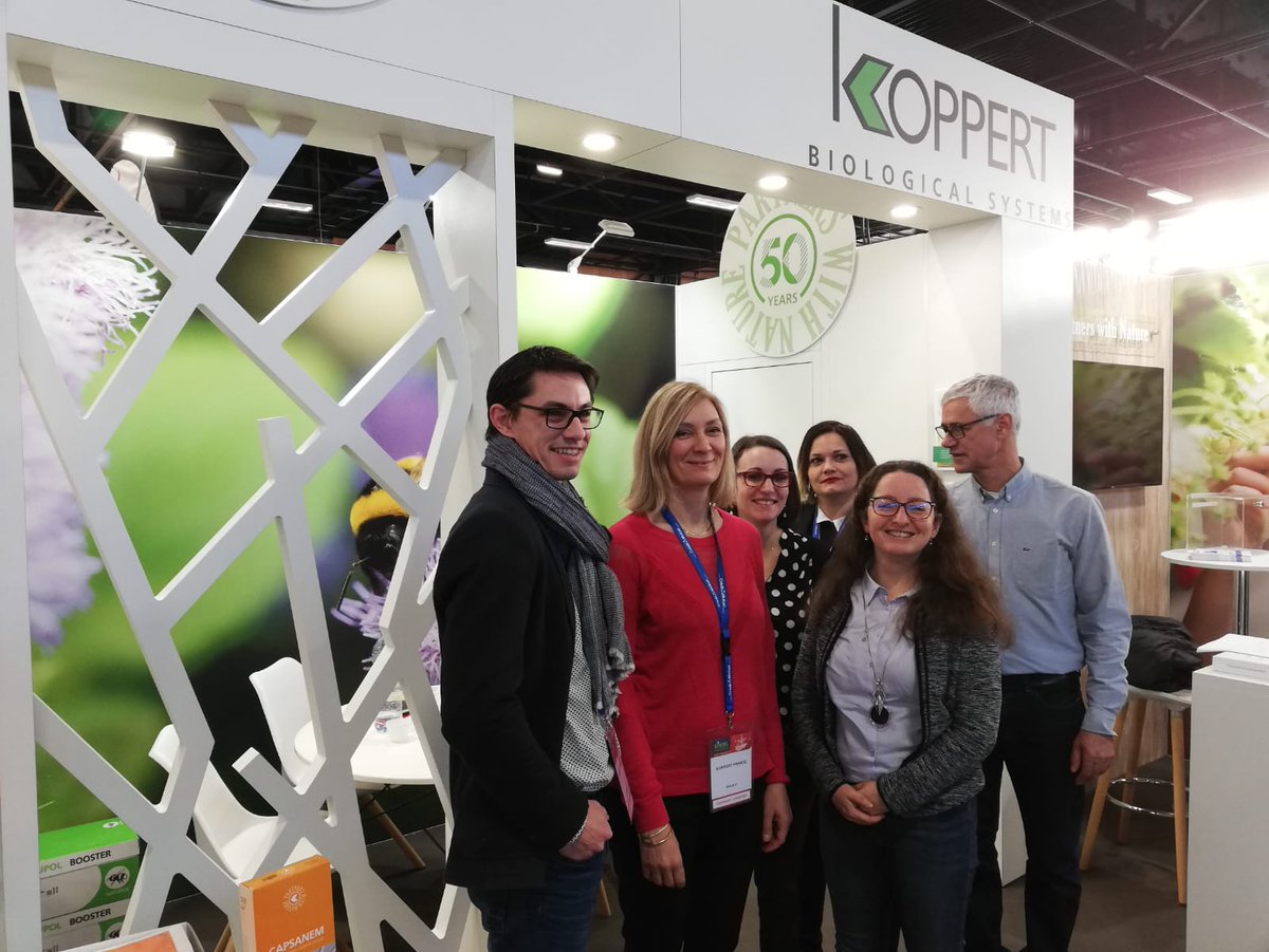 Koppert_France's tweet photo. #Sival19. Sur le stand @Koppert fidèles au poste, notre équipe d'experts des cultures sous abris. @ClementHauville Gisèle Broquier perrine Stagé Béatrice Battle Gwenaelle Muller Martin Perigault. #biosolutions #pollinisation https://t.co/gEnVWuNWC6