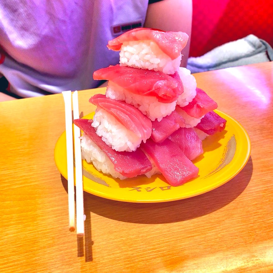 #スシローぜ
最近流行ってる我が子のすしタワー^^