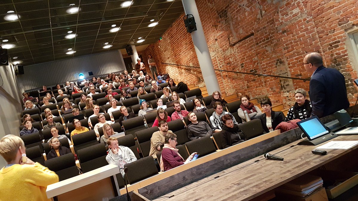 FSLararforbund's tweet photo. Imorgon (17.1) besöker vi @FSLararstud i #Vasa för att hålla vårt populära evenemang "How to get a #lärarjobb". Vi och ett gäng rektorer ger våra bästa tips inför en jobbintervju för ett lärarjobb. Följ med dagen på vårt Instagramkonto: https://t.co/LpQNHEwZPs 😊 https://t.co/sIBED3g1kt