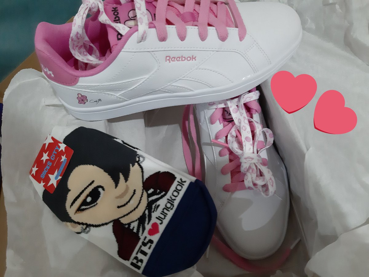 PleaseFeedCooky's tweet photo. uwu 💕 Thank you @prinsesaian #BT21withReebokClassic https://t.co/KpBN6agUbD