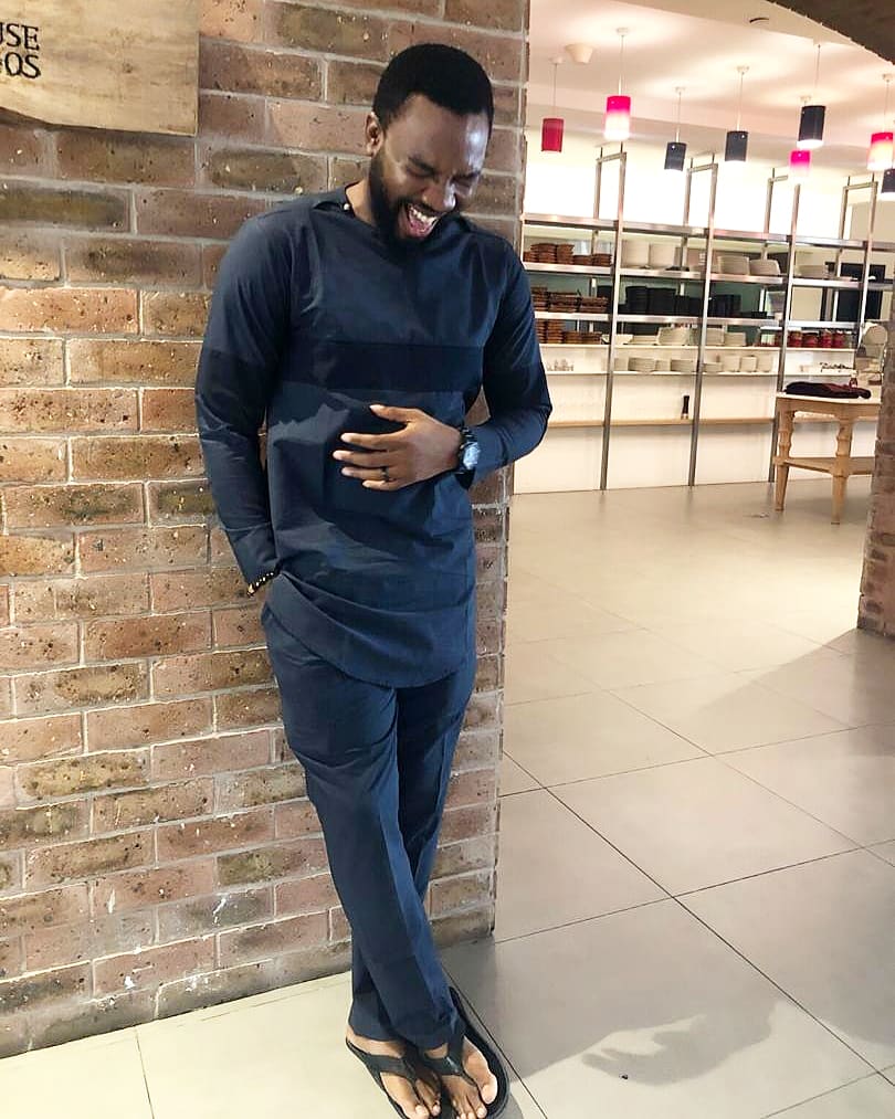 edomaloybwg's tweet photo. Because Belly Laughs are the best laughs. 
Grateful for great news and thankful for His consistency. 

May you find your belly laugh today. 
Amen. 

#IbrahimSuleiman 
#architectchoreographerartistActor 
#SonOfAisha 
#CaptainQuest #mtnmaninthebox #Upnorththefilm https://t.co/fj0J6OcW69