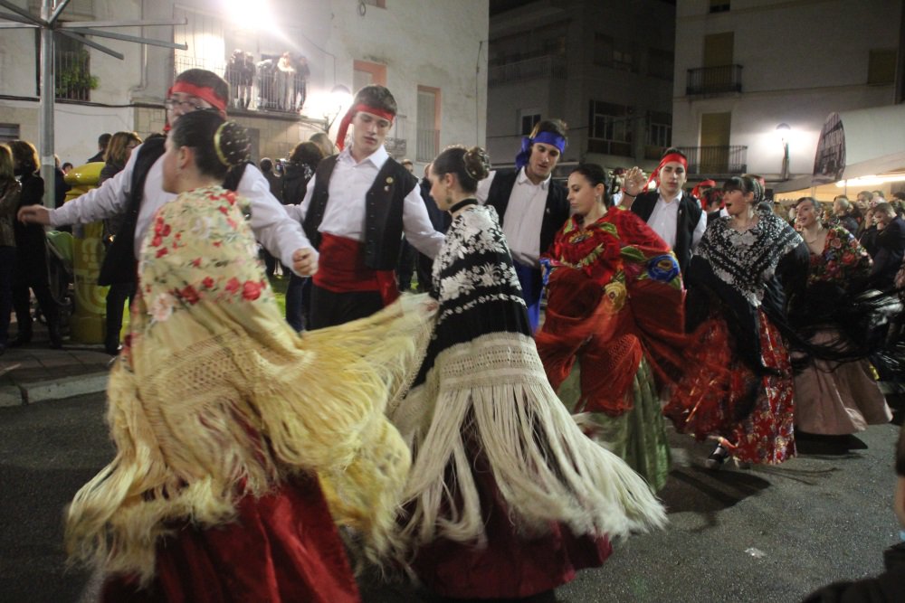 museuterresebre's tweet photo. La #Festa de #SantAntoni d'#Alcanar, inlosa en el Catàleg del Patrimoni festiu de Catalunya, és centenària i inclou elements singulars, com el #balldemantons, una jota tradicional, o les cançons populars de la #Despertada en honor a Sant Antoni, a les quatre de la matinada https://t.co/doQXGiOoMi
