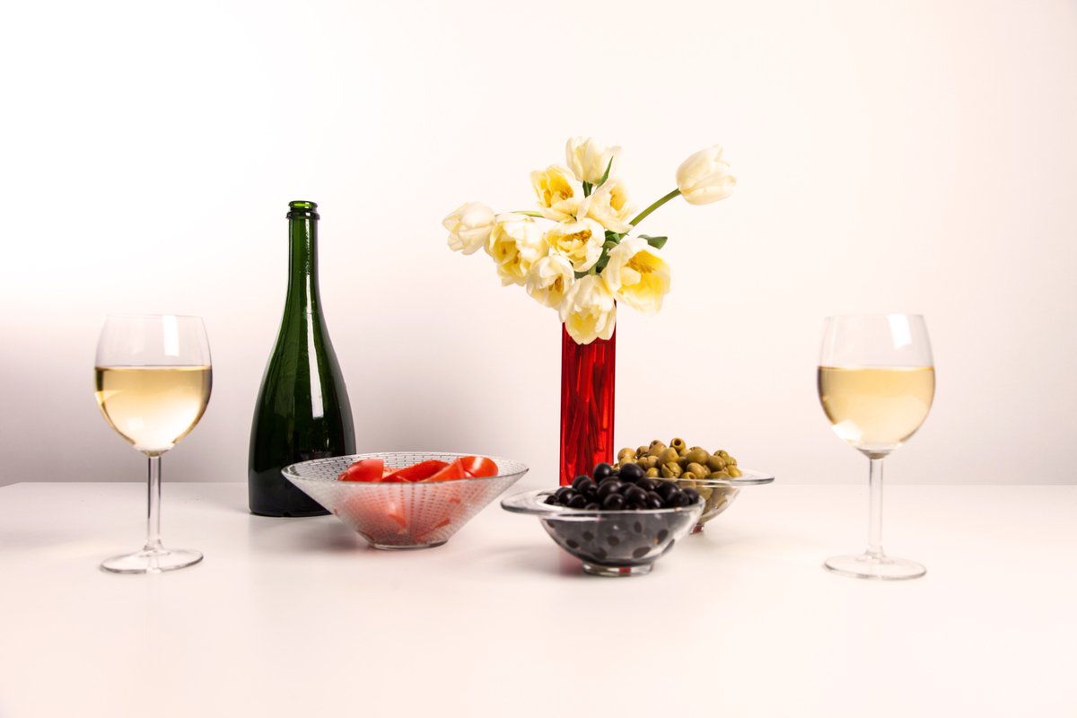 Perché non risollevare questo grigio mercoledì, facendo un piccolo aperitivo rigorosamente in #vetro, come questo?