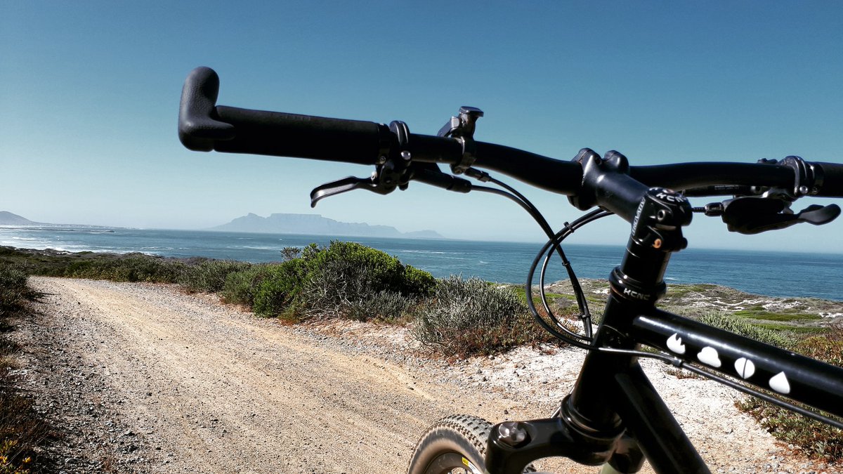 singletrack_sa's tweet photo. Another beautiful day in Capetown
.
#Getoutthere
.
Grab your bike and get out there
.
#4element #singletracktshirt #4elementcap #escape #outdoorlife #capetownisawesome #tablemountain #koebergnaturereserve https://t.co/lS5YJWPd6d