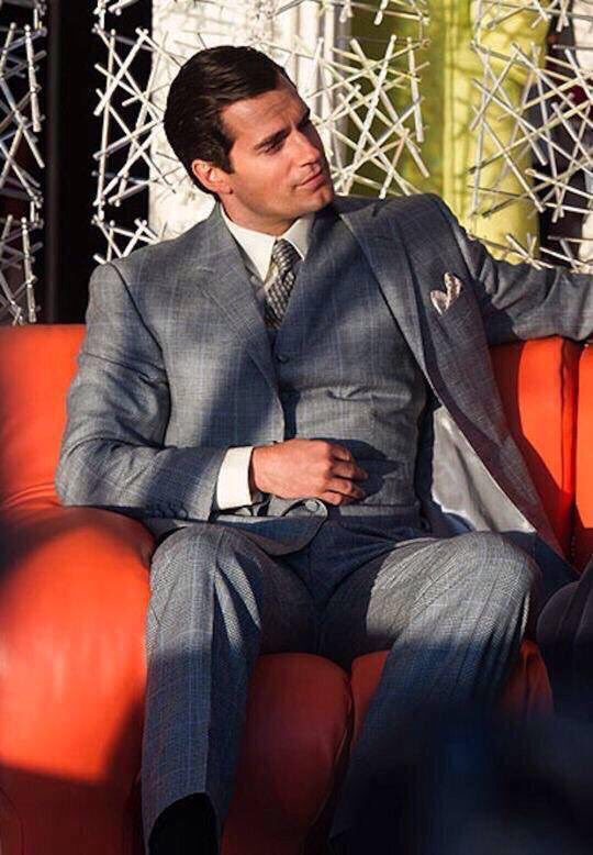 Who else loves #HenryCavill as much as we do? Show us by sharing some pictures 😊