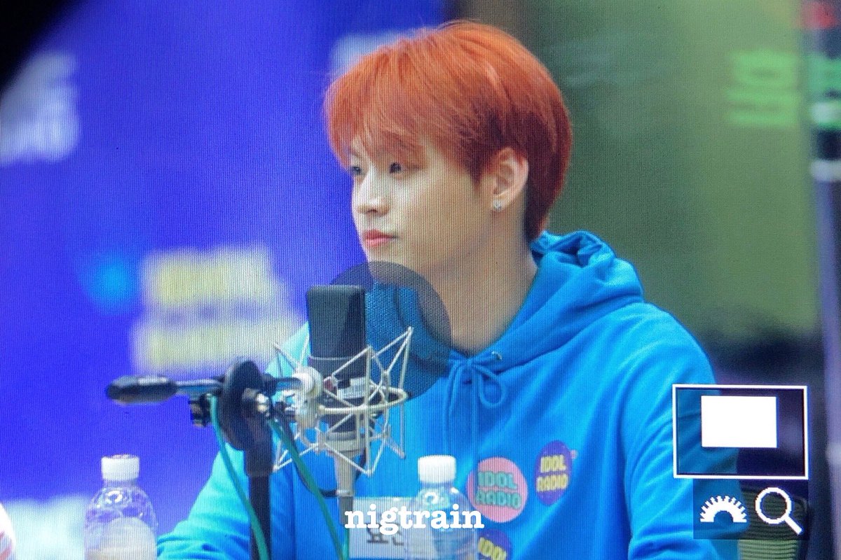 940422com's tweet photo. 190116 아이돌 라디오 
#온앤오프 #효진 https://t.co/IAnfrJ0y8c