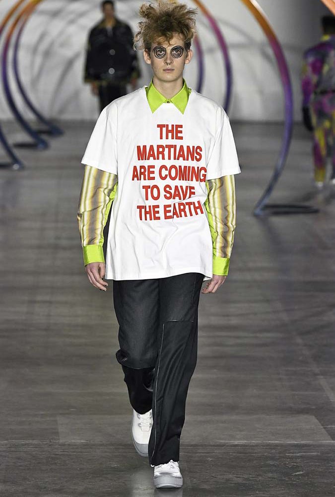 #lfw Résumé de la fashion week la plus extraterrestre <a href="/Liam_Hodges/">liam hodges</a> mixtemagazine.com/article/londre…