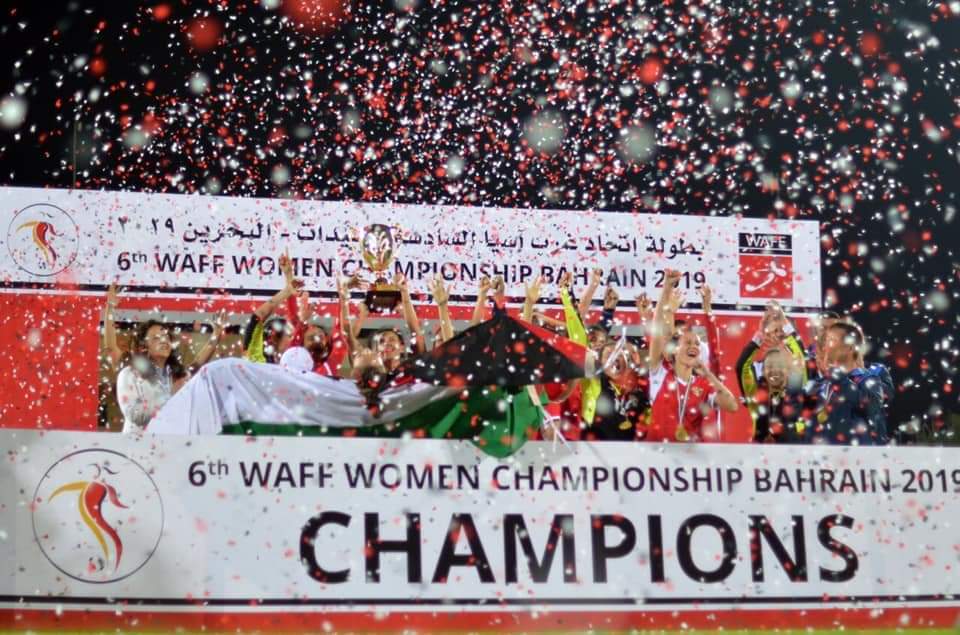 AlumniClubPSUT's tweet photo. مبارك تتويج الأردن ببطولة غرب آسيا للسيدات!
نفتخر بزميلاتنا خريجات الجامعة اللاعبات راية حينا ونتاشا النبر بالإضافة لزميلتنا طالبة الجامعة ملك شنك لمشاركتهم في المنتخب. ومبروك رابة لقب هداف البطولة!
مبارك لأردننا ولمنتخبنا ولجامعتنا ولنا جميعاً هذا الإنجاز.
#PSUT #PSUTAlumni https://t.co/kFbTMhLOCs