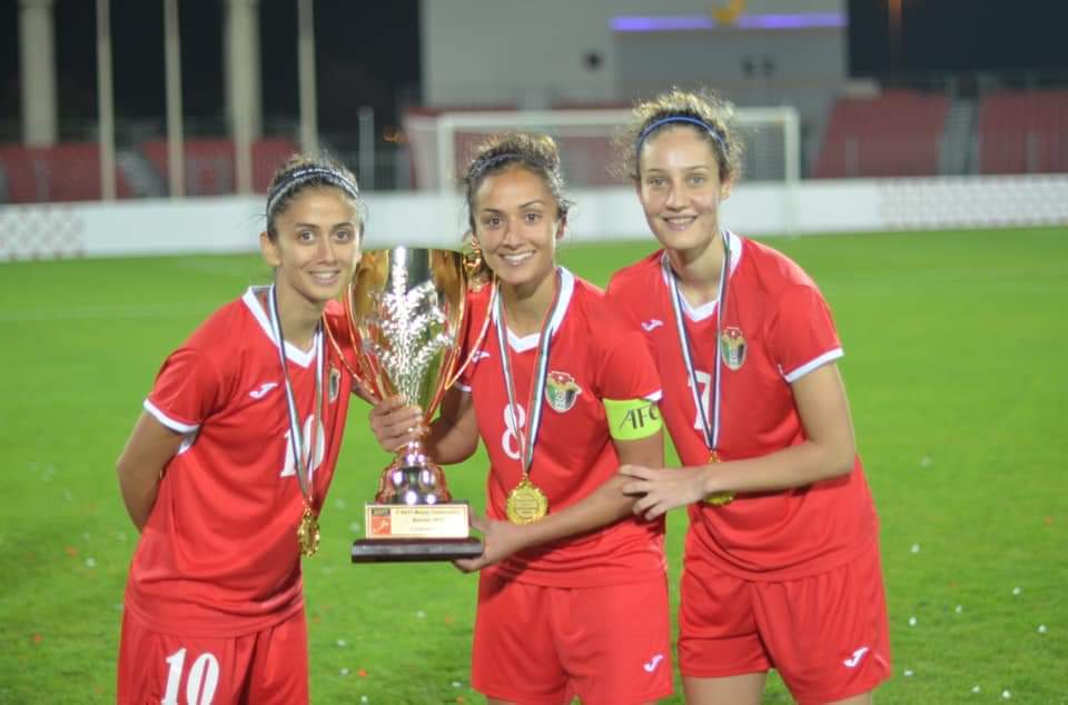AlumniClubPSUT's tweet photo. مبارك تتويج الأردن ببطولة غرب آسيا للسيدات!
نفتخر بزميلاتنا خريجات الجامعة اللاعبات راية حينا ونتاشا النبر بالإضافة لزميلتنا طالبة الجامعة ملك شنك لمشاركتهم في المنتخب. ومبروك رابة لقب هداف البطولة!
مبارك لأردننا ولمنتخبنا ولجامعتنا ولنا جميعاً هذا الإنجاز.
#PSUT #PSUTAlumni https://t.co/kFbTMhLOCs