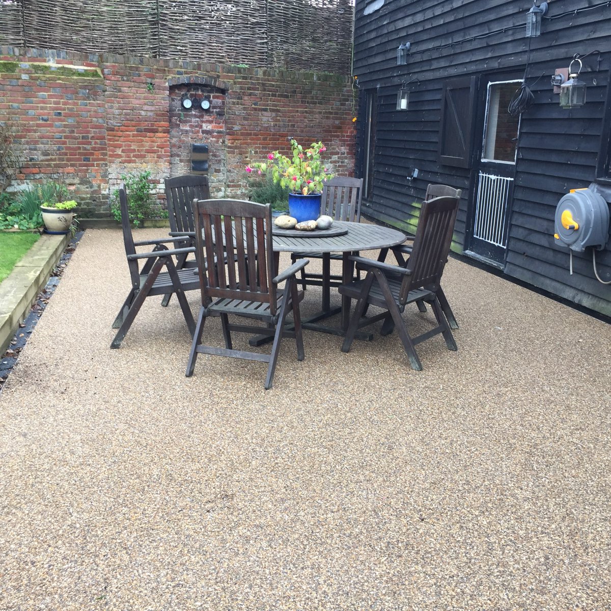 ryanandsons1's tweet photo. Resin patio Kent #ronacrete #kent #sevenoaks #westmalling #resindrives #resindriveways #bromley #orpington #gsandmconstruction #gsandm https://t.co/NIB4DM41sI