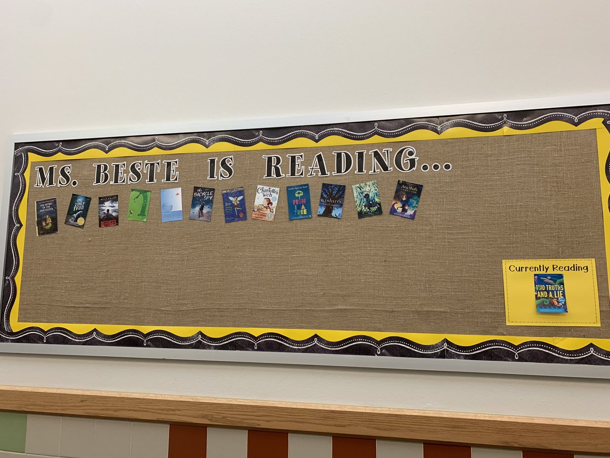 myBESTElife's tweet photo. Look who was the Featured Reader in Ms. Lukaszek’s 3rd grade class?! I love this idea! #OurNicholsStory #NicholsStrong #FriscoIC @nicholsfrisco @rachielukie https://t.co/8sznrYnmPl
