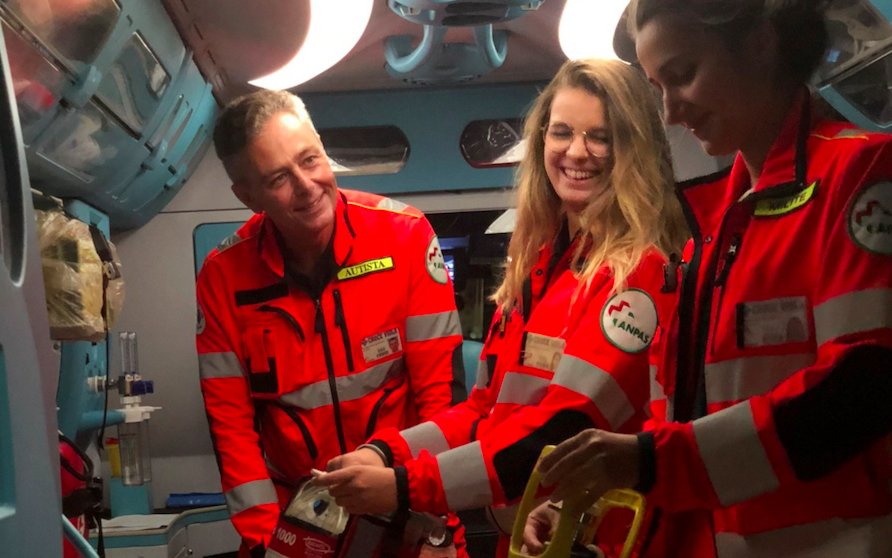 He's Pirelli's tyre chief by day - but by night he pulls a very different sort of stint as a volunteer paramedic 🚑
Read about Mario Isola's double life >> https://f1.com/Isola-Ambulance
#F1