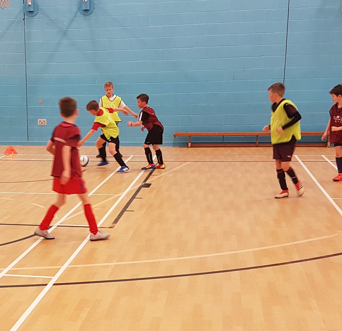 GlobeActive's tweet photo. Tuesday Advanced Futsal. First touch and receiving theme! https://t.co/YPj3DcfzFx