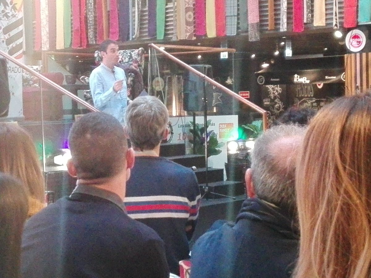 gutimerida's tweet photo. El #cprmerida en el #EIAFE con asesores de toda España, aprendiendo con Miguel Luengo, el despertador de sueños. https://t.co/KBl7b9YGAR