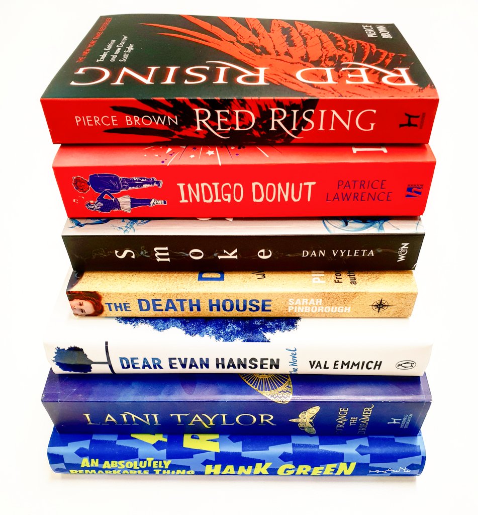 StevieFinegan's tweet image. Ok, y'all. So I love all these books but I'm running out of space at my work desk (plus I have multiple copies of lots!) so it's time for a giveaway. Offer these books a good home, retweet to win, UK only, finishes at midnight 17/01 GMT. Will pick a random winner on the 18/01.