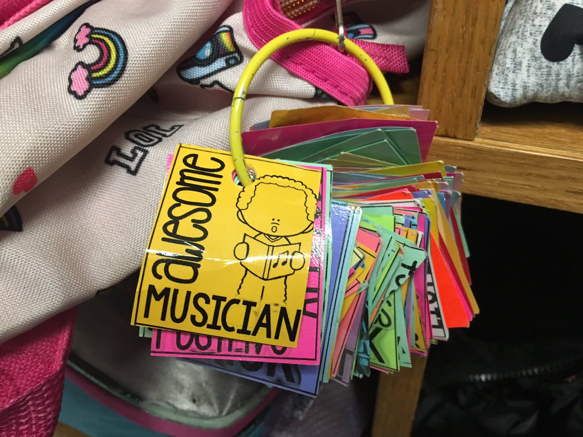 SandraFaust7's tweet photo. Reinforcing all that is great in our class! Brag tags!! #superattitudes #superfirsties #ferderbaroanthers #schoolpride #bragtags https://t.co/j5u2UMu3lB
