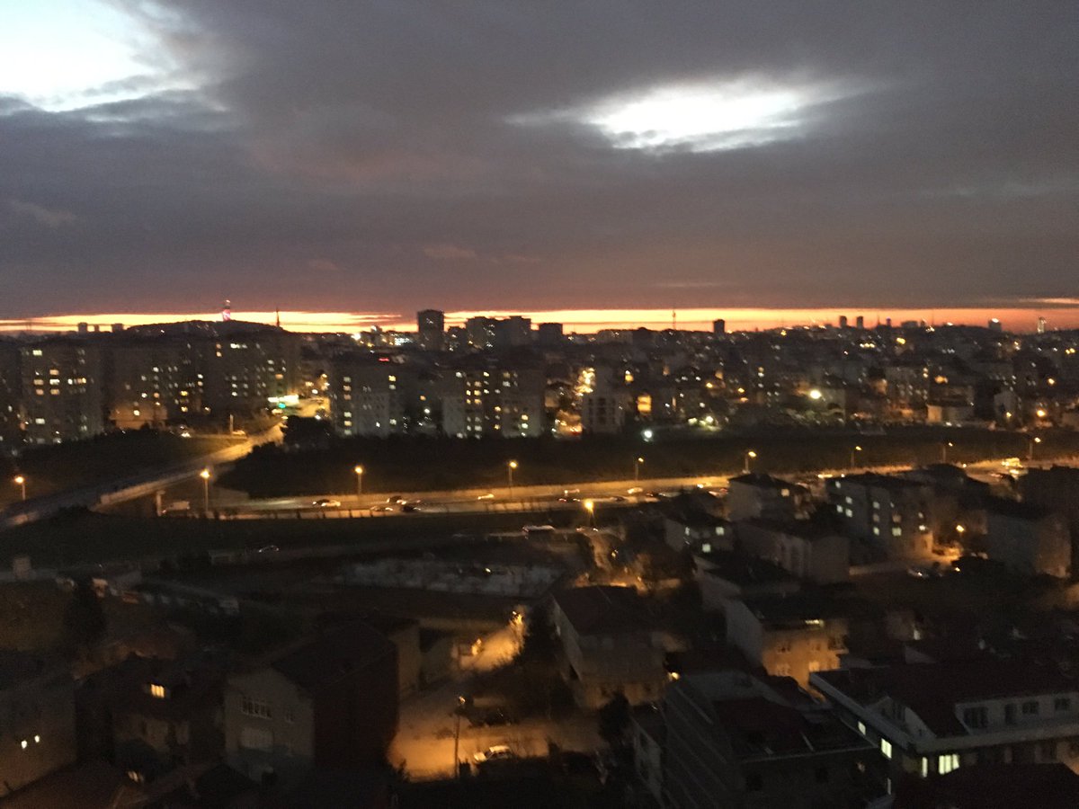 Cekmekoy de hersey bi baska.. 🖤🖤