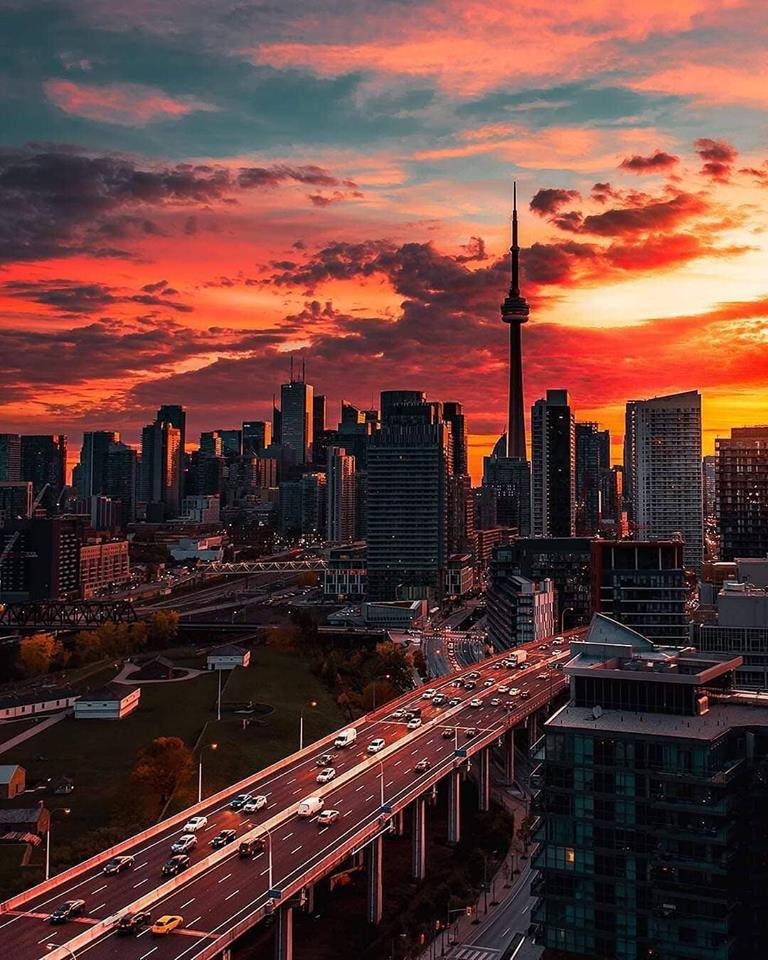 I'm blessed to call #toronto #canada my home!

Where do you live?

#Ilovetoronto #Toronto #torontolife #torontophotography #torontophotographer #igerstoronto #torontoisland #yyz #The6ix