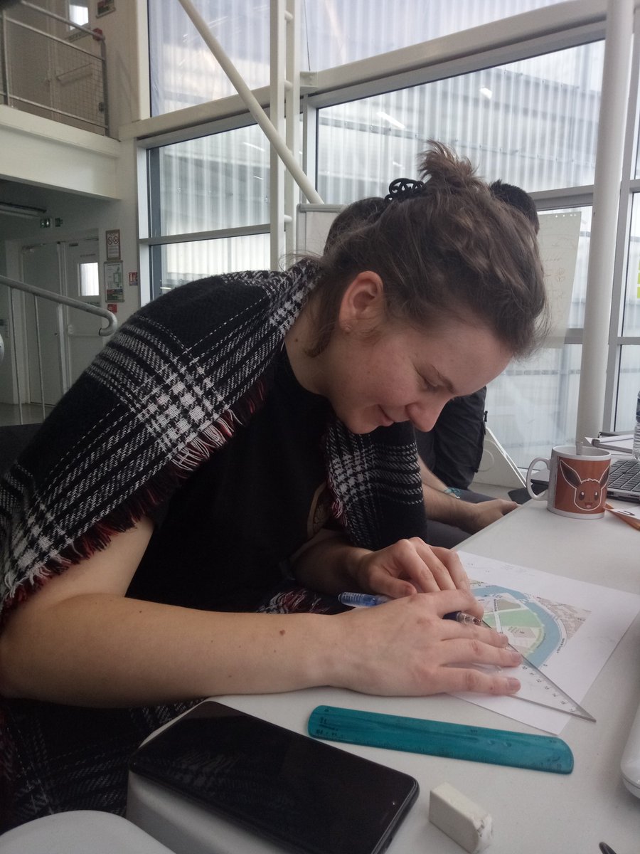 Discovert tweet media