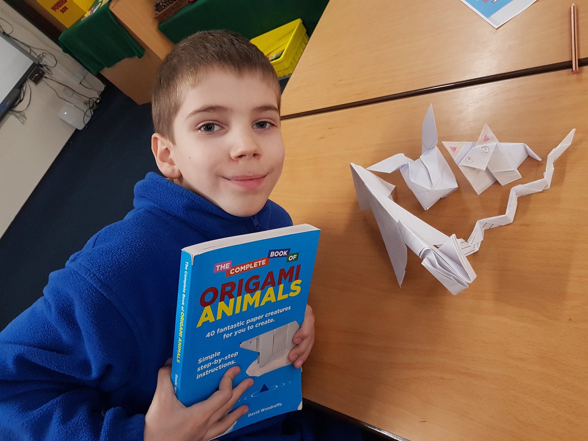 BambooRoomBK's tweet photo. Thank you Mrs Roberts for letting us borrow your origami book! We were all able to show our perseverance to make a cow, a fox, a snake and an inflatable rabbit! 

#perserverance #churchschoolvalues #nurtureafterschoolclub #bkfamily https://t.co/6PjSi0rxjU