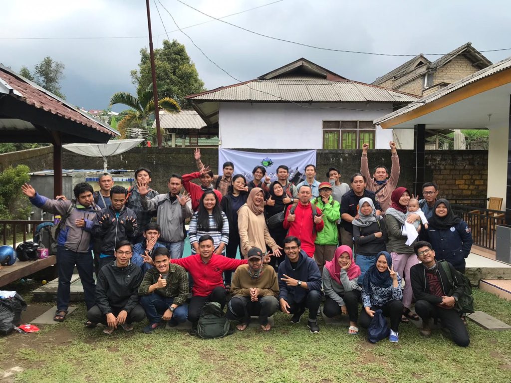 #10yearscallenge 
Perjalanan Gema Rawana selama 10 tahun, tidak ada satu momen pun yang kami lewatkan sebagai pembelajaran kami utk semakin berkembang dan berprestasi. Gema Rawana pada hakikatnya ada sebuah keluarga.