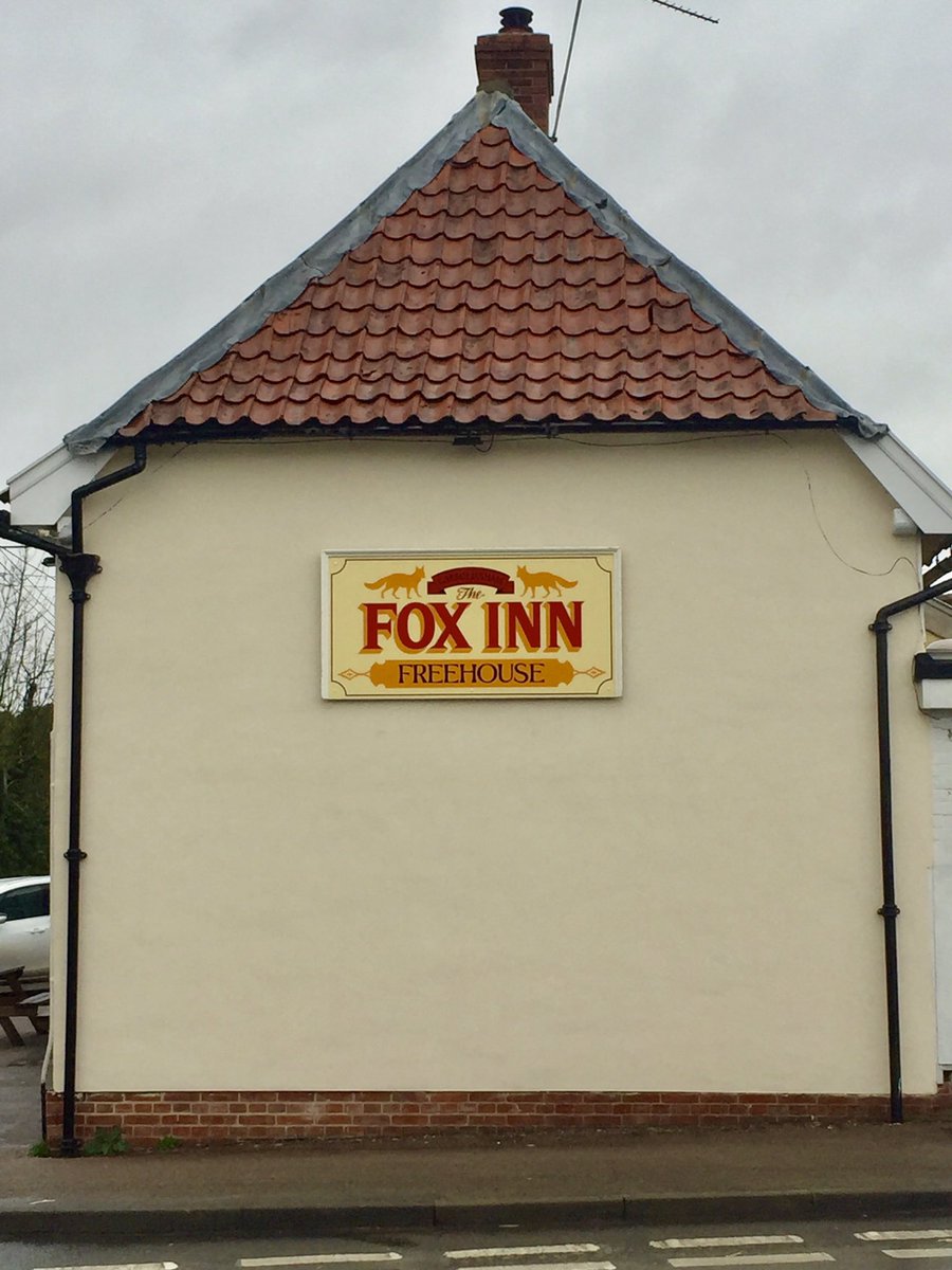 FoxGarboldisham's tweet image. Our #volunteers have been busy again this week with the erection of our new 🦊 #Pubsign on the recently refurbished Gable end wall.
Well done all.  #pub #communitypub #Lookinggood #Garboldishamfox #Garboldisham #Norfolk 🦊👏👍