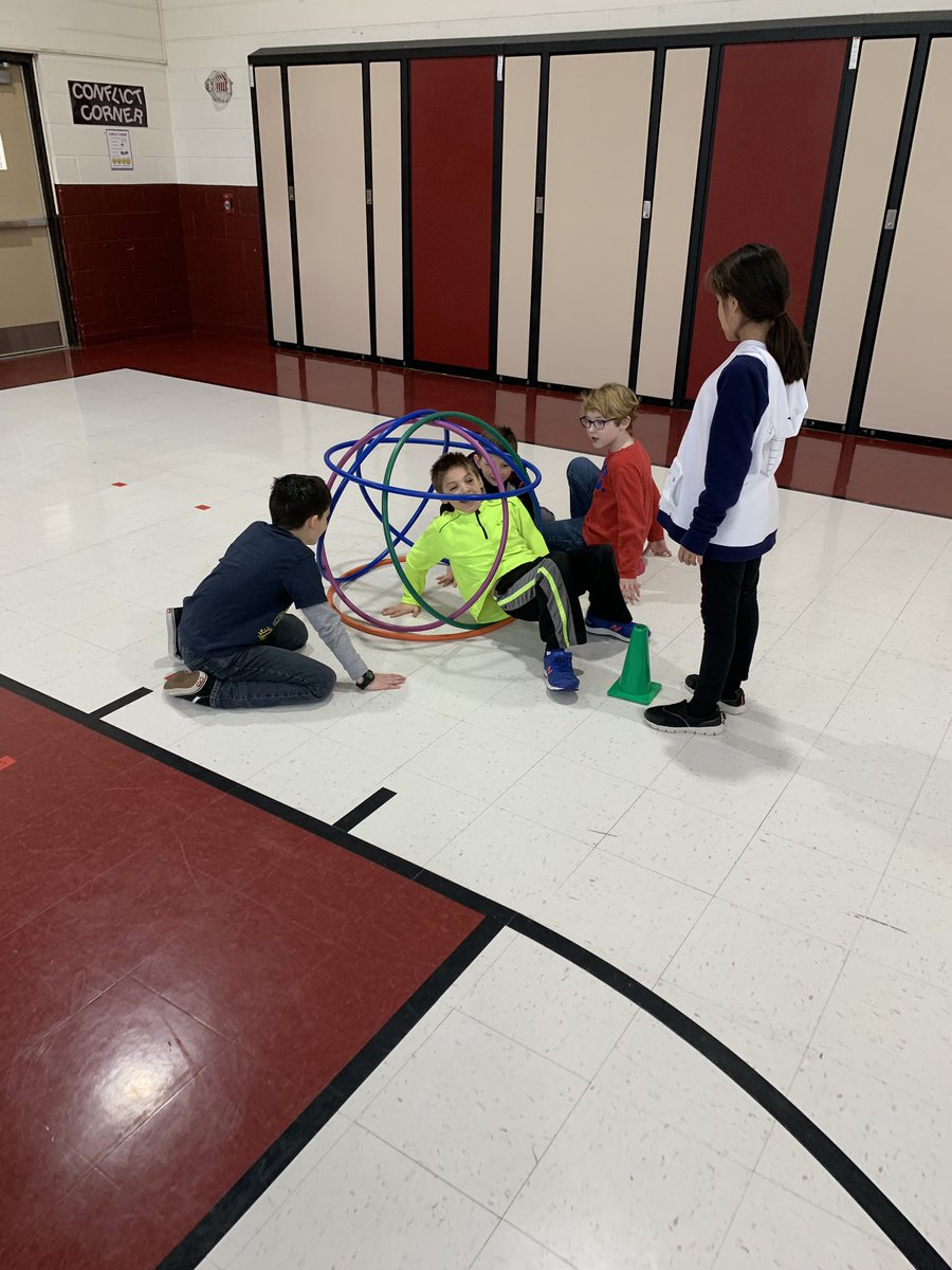 MrsWeber_PE's tweet photo. Thanks @Mr_MeisterPE for the Hula Hut Challenges! 3rd grade had a blast today! #physed #GRWay #GoodrichPE @GoodrichSchool https://t.co/mZyGLWafMx
