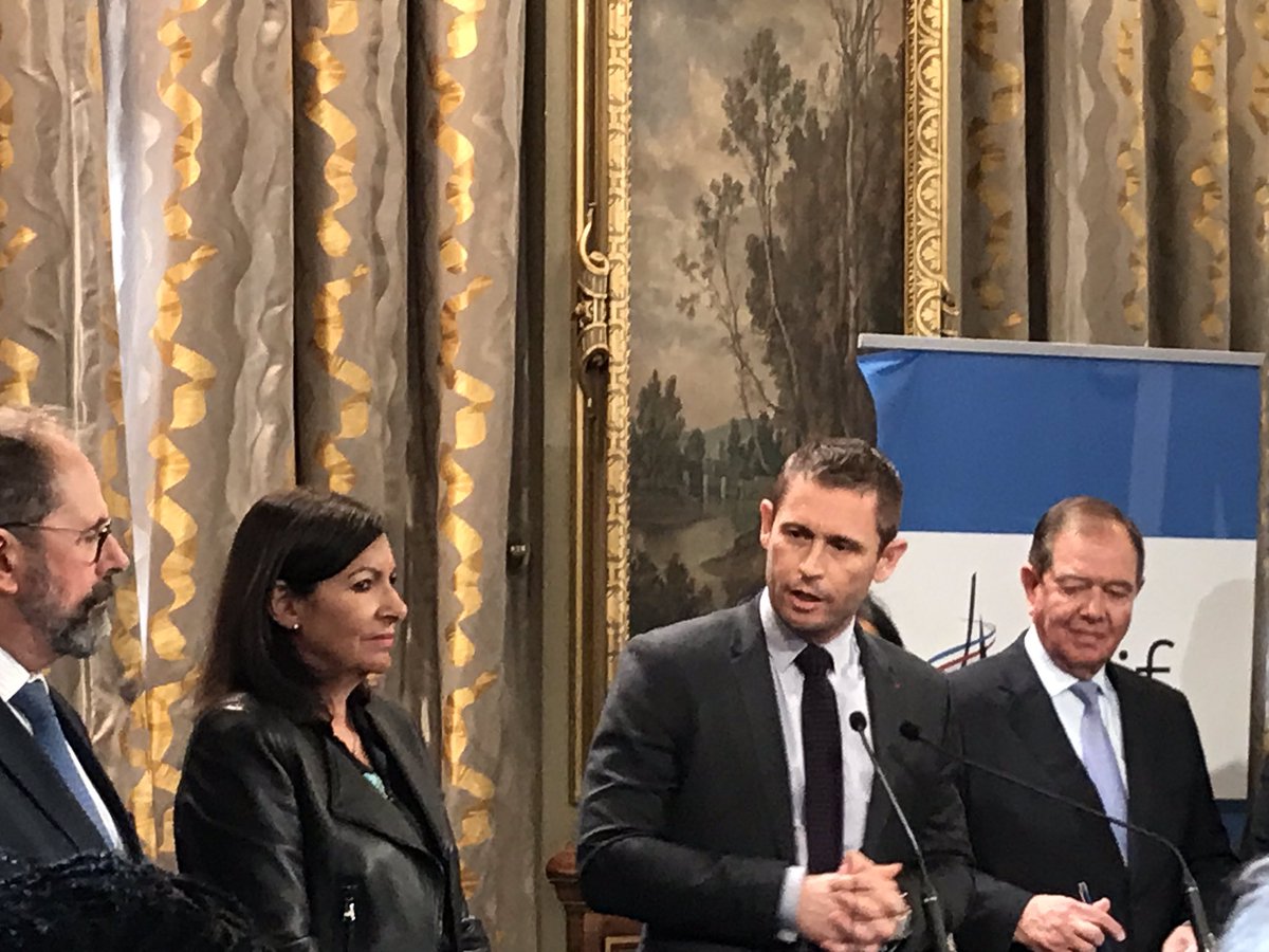 #CollTer Le président de l’#amif Stéphane Beaudet a présenté ses vœux aux #maires d’<a href="/iledefrance/">Région Île-de-France</a>. Il  leur a souhaité beaucoup de courage et de volonté. « Je voudrais vous souhaiter de tenir parce que la France a besoin de ses élus locaux et de ses maires »