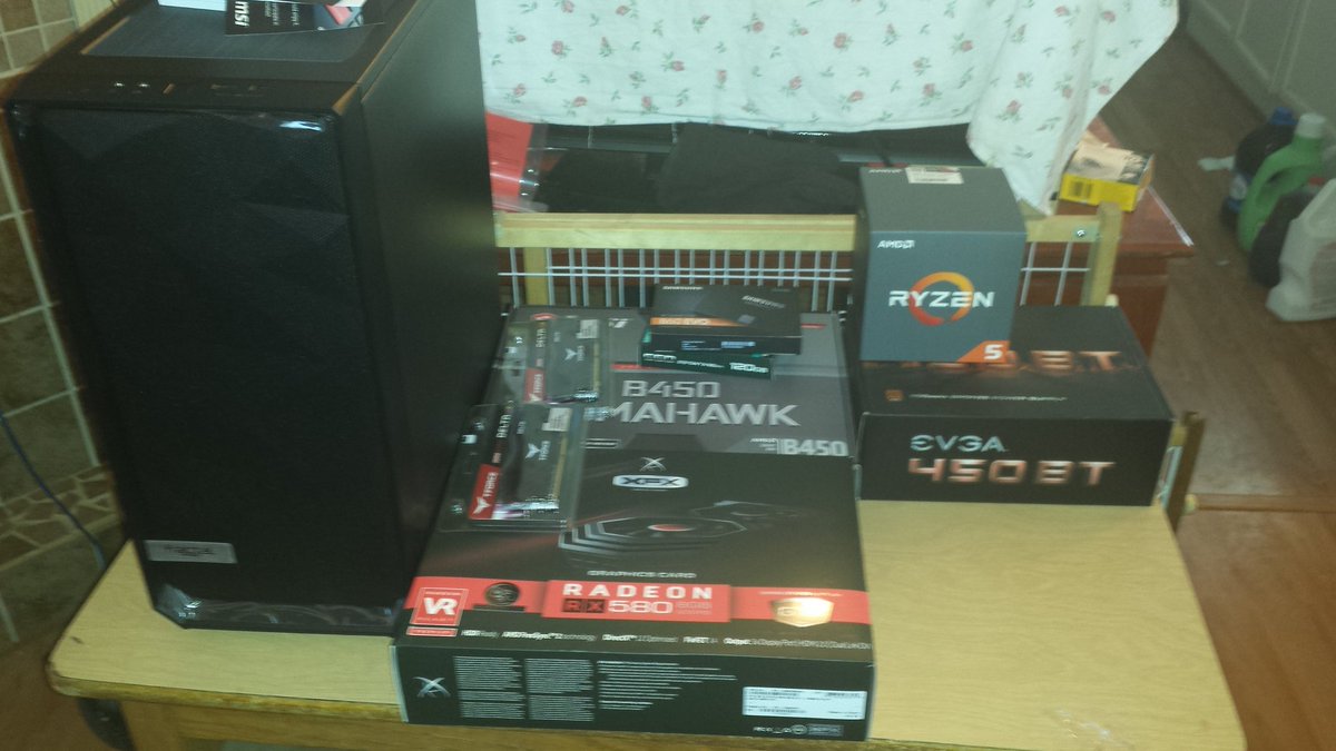 MID_LAND_ZETA's tweet photo. Woo gonna build my first gaming pc 
#hype #gamingpc #pcmasterrace #ryzenpc @AMDRyzen @FractalDesignNA @msitweets https://t.co/wnnR829wIr