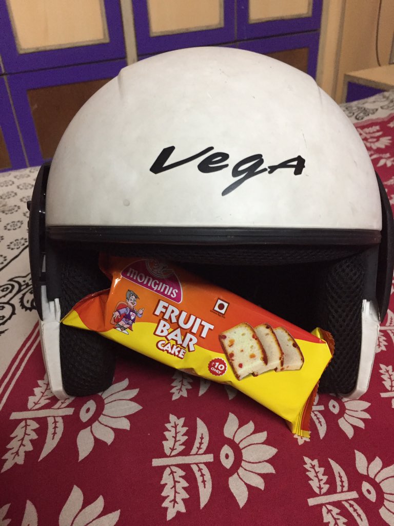 TheAviTheNash's tweet photo. Lovely gesture by @MonginisIndia Aundh road Pune shop. They welcomed me with a complimentary fruit bar cake saying, “Sir, thank you for wearing a helmet.” So thoughtful @CPPuneCity @PuneCityPolice @punetraffic #helmet #puneforhelmets @PuneTraffic1 https://t.co/gjla1YuZE6