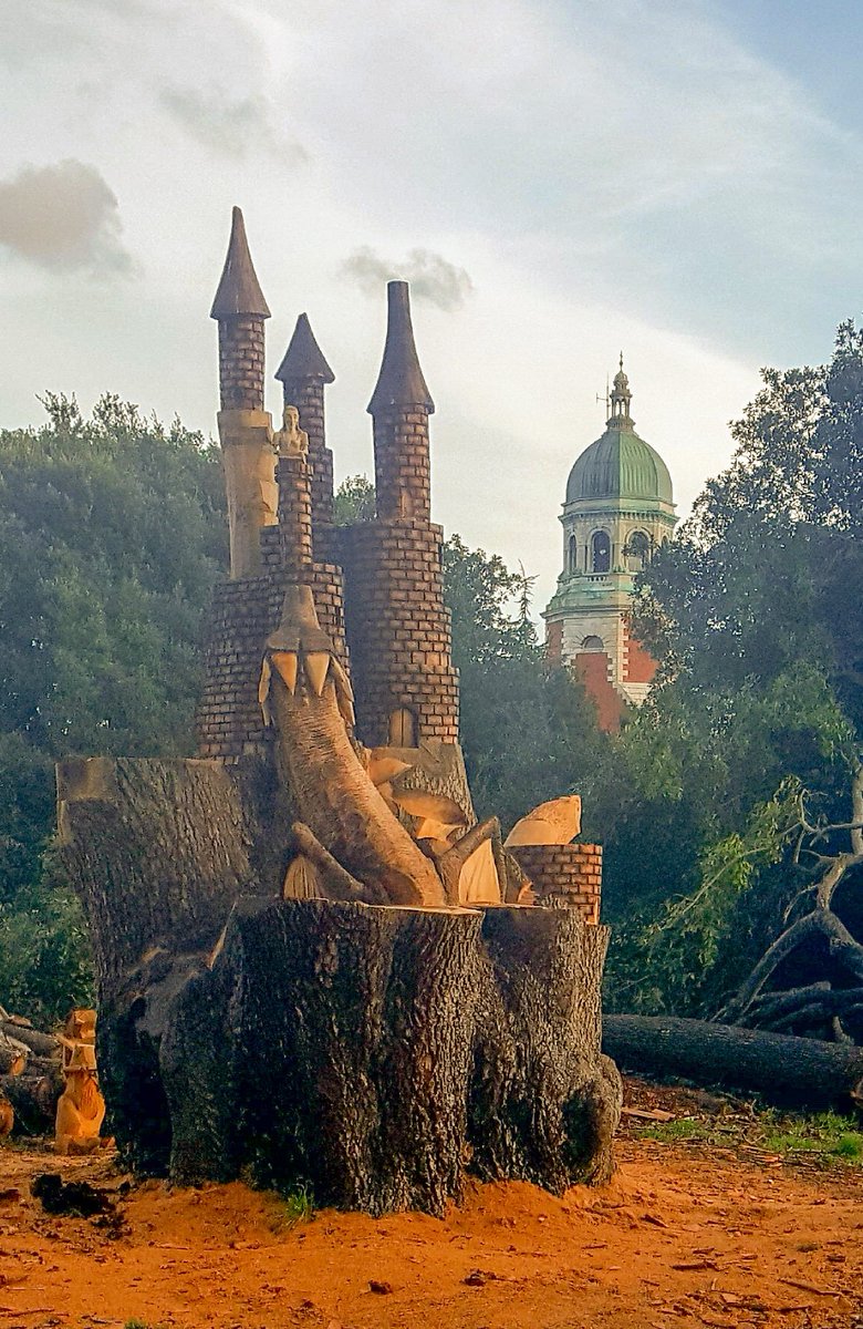 hantsconnect's tweet image. Castles, fairies and dragons - not your average sight at @RoyalVictoriaCP but that's all about to change with the @FairWays_ Fairy Garden in its final stages of being made! A special creation for visitors of all ages #greatprogress #comingsoon #countryparks #hampshire #getoutside