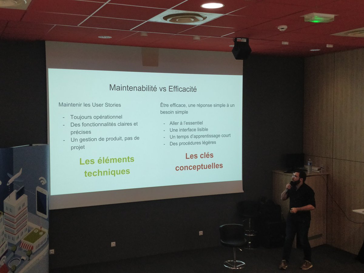 BrestJS's tweet photo. Pour le choix d'un framework JavaScript, Kyllian nous parle de maintenabilité vs efficacité, communauté, support, capacité, ... #Brest #CodeLunch #javascript https://t.co/yvFlE8PYKv