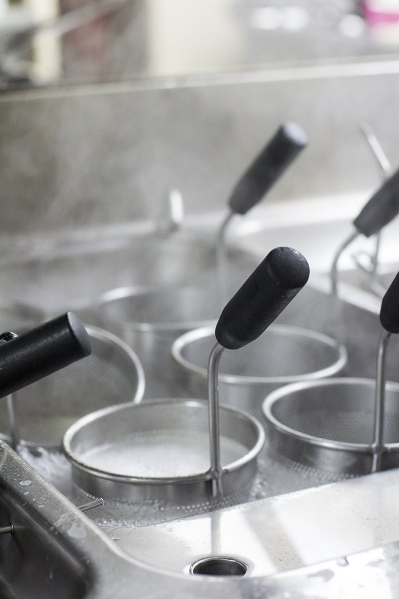 ¡Algo nuevo se está cocinando en La Nicoletta!

Una NUEVA CARTA con la ilusión de siempre 😉

Más tipos de pasta para elegir, nuevos risottos, pizzas reinventadas, nuevas ensaladas… 🍃🥖🍕🍚🍖🍝😋
¡Ya no falta nada! ⏳

#LaNicoletta #Nuevacarta #pastalover #pizzalover #risotto