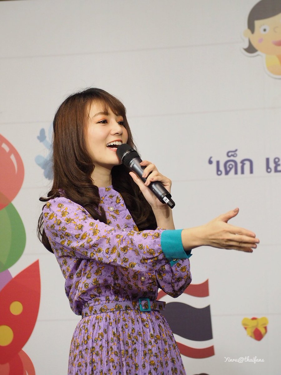 yinru_thaifans's tweet photo. หงหยก ร้องเพลงงานวันเด็ก ทำเนียบรัฐบาล
#วันเด็กแห่งชาติ2562 #วันเด็ก2019 
@hongyokgun #หงหยก https://t.co/xHcowEskFO