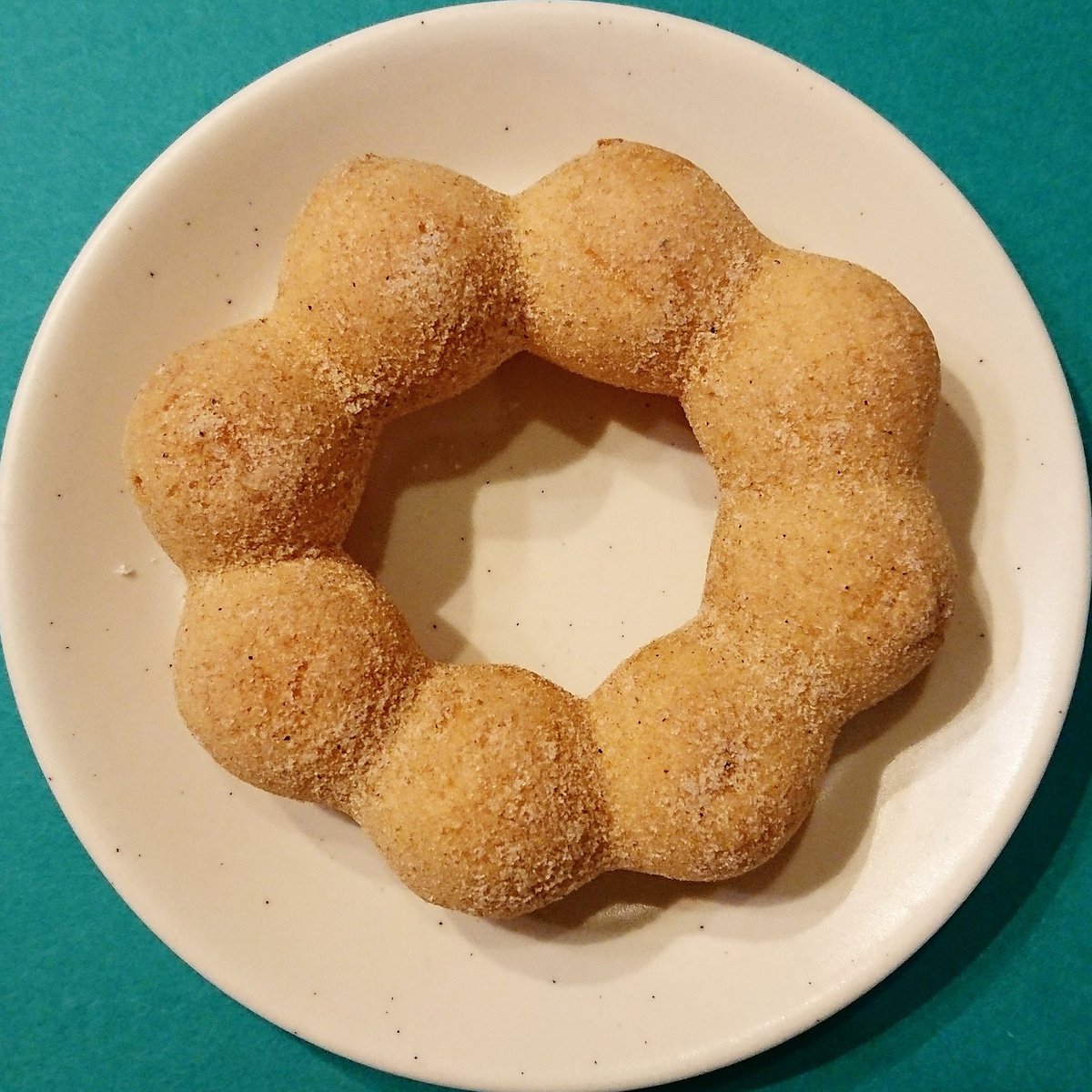 溝呂木一美 私のてきとうなお菓子作り 出版 イラストレーター ドーナツ探求家 一美ドーナツ日記 ミスタードーナツ ポン デ 黒糖 ポン デ リングは本当に優れたドーナツよね 私は丸いのをひとつずつちぎって食べる派です ドーナツ