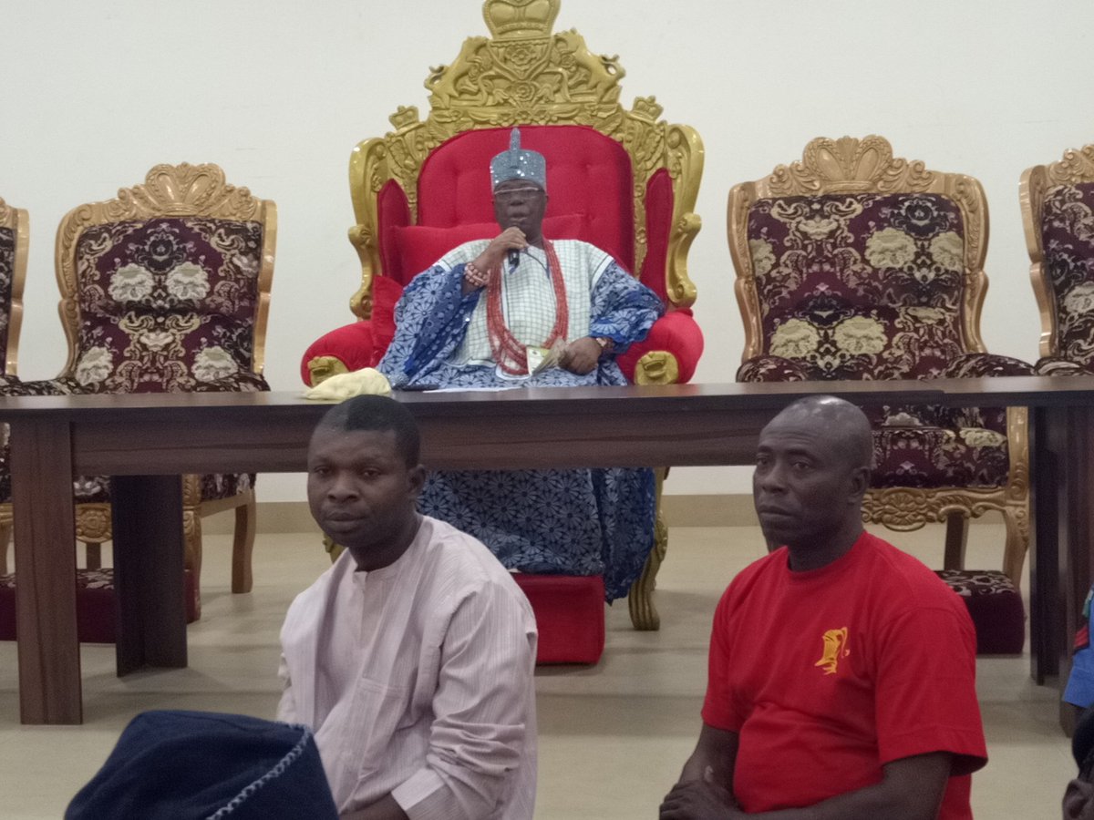 AATSarumi's tweet photo. It's time for the royal message. Ọba Rufus Adeyemo Adejugbe is addressing the participants at the @NOAEkiti #ElectionSensitisation on #VoidVotes @NOA_Nigeria https://t.co/dFqWqmk6B4