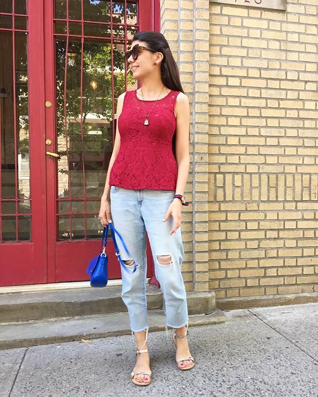 Thoughts on lace + distressed jeans? We love it! ❤️😍
Credit: <a href="/smileisit/">Yana</a> .
.
.
.
#CestCaNY #toplace #adulttutu #tulle #bridalfashion #bridalwear #everydayoutfit #birthdaylook #birthdayoutfit #womenslook #bridesmaids #engagementphotoshoot  #engagementparty #instafashion #fblog…