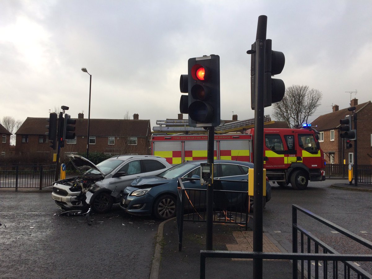 Red watch working with <a href="/northumbriapol/">Northumbria Police</a>,<a href="/NEAmbulance/">Not North East Ambulance Service</a> this morning brought a road traffic collision in logbenton to a safe conclusion #RoadSafety #NotJustFires